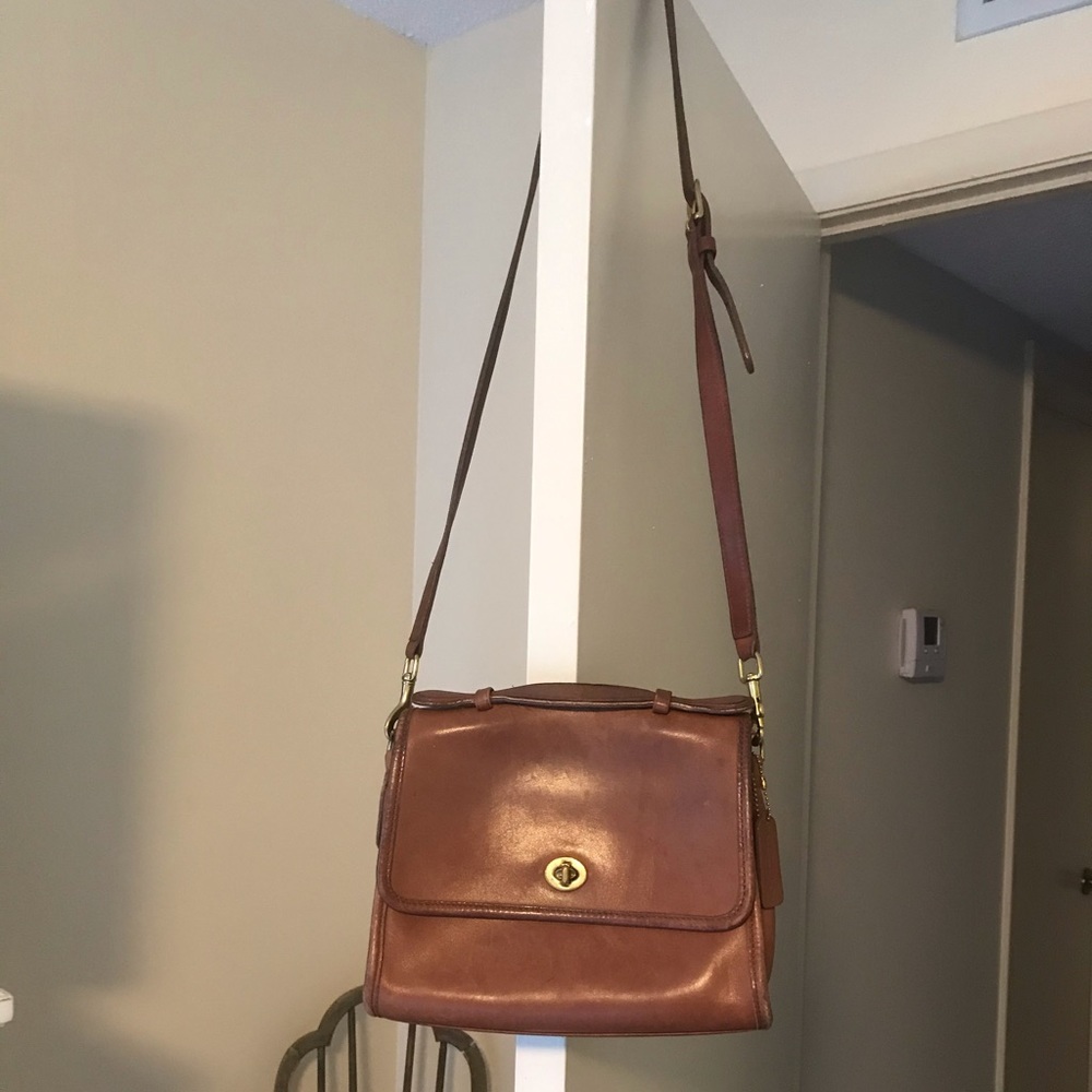 Vintage coach crossbody bag